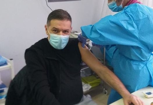 Έκανε-το-εμβόλιο-κατά-του-κορονοϊού-και-ο-Γιατρός-Αντιδήμαρχος-Παγγαίου-Χρήστος-Μποσμπότης