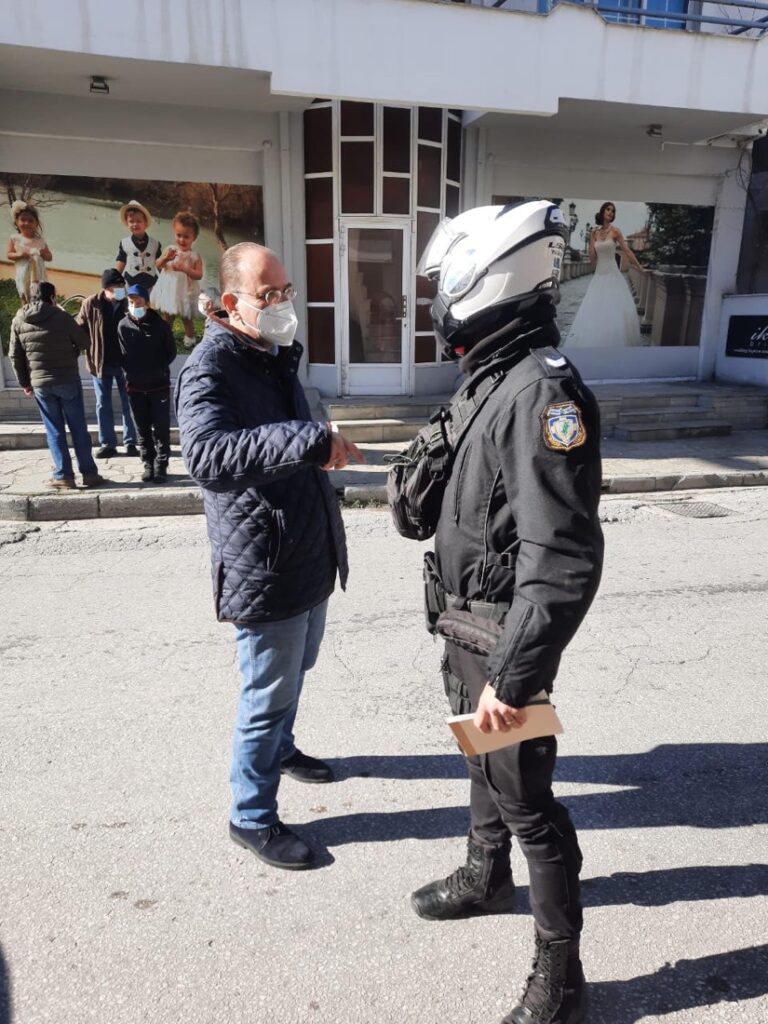 Στην-αγορά-της-Ελευθερούπολης-περπάτησεο-Μακάριος-Λαζαρίδης