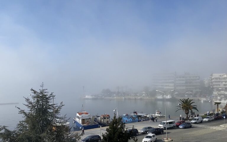 Πέπλο-ομίχλης-κάλυψε-το-κέντρο-της-Καβάλας