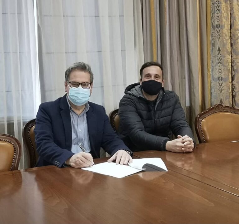 Υπογράφηκε-η-σύμβαση-για-την-κατασκευή-αμμοκράτη-στο-κεντρικό-ρέμα-του-Οικισμού-Πρίνου