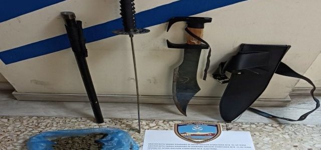Βρήκαν-στο-σπίτι-του-ναρκωτικά,ζυγαριά,σπαθιά-με-την-βοήθεια-αστυνομικού-σκύλου-Συνελήφθησαν-2-άτομα Βρήκαν-στο-σπίτι-του-ναρκωτικά,ζυγαριά,σπαθιά-με-την-βοήθεια-αστυνομικού-σκύλου-Συνελήφθησαν-2-άτομα