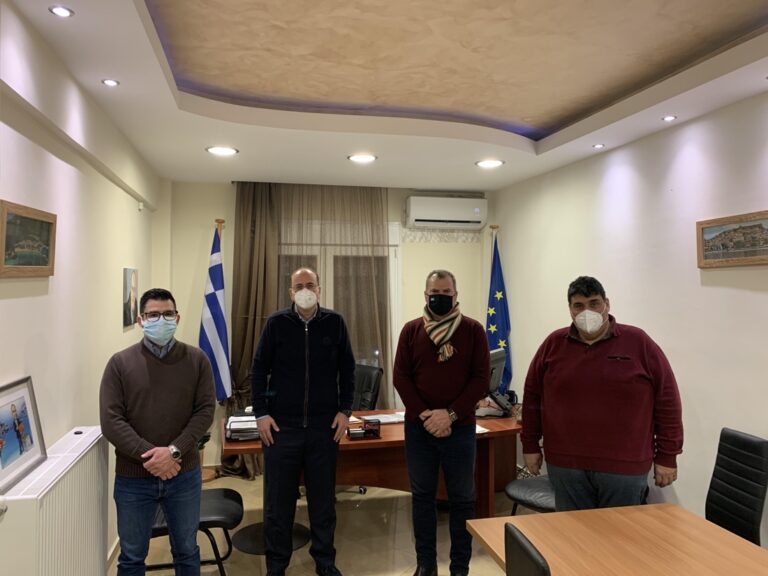 Μακάριος-Λαζαρίδης:-Η-Κυβέρνηση-στέκεται-δίπλα-στους-ιδιοκτήτες-και-οδηγούς-ταξί