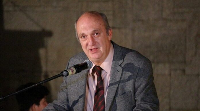 Την-προσοχή-όλων-απέναντι-στον-ιό-συνιστά-ο-Διευθυντής-Δευτεροβάθμιας-Εκπαίδευσης-Απόστολος-Βαγενάς Την-προσοχή-όλων-απέναντι-στον-ιό-συνιστά-ο-Διευθυντής-Δευτεροβάθμιας-Εκπαίδευσης-Απόστολος-Βαγενάς