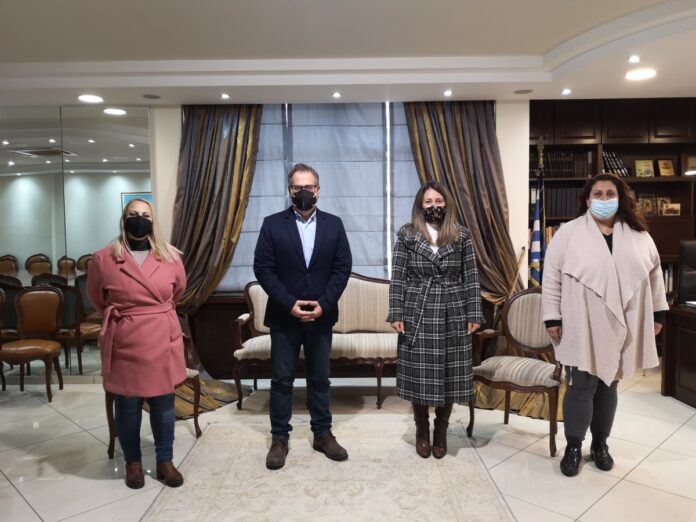 Συνάντηση-του-Αντιπεριφερειάρχη-Καβάλας-με-τους-εργαζομένους-του-προγράμματος-κοινωφελούς-εργασίας Συνάντηση-του-Αντιπεριφερειάρχη-Καβάλας-με-τους-εργαζομένους-του-προγράμματος-κοινωφελούς-εργασίας