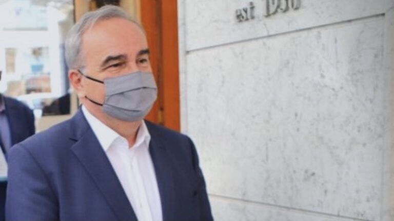Παπαθανάσης:-Μετά-το-Πάσχα,-στους-εξωτερικούς-χώρους,-η-επαναλειτουργία-της-εστίασης