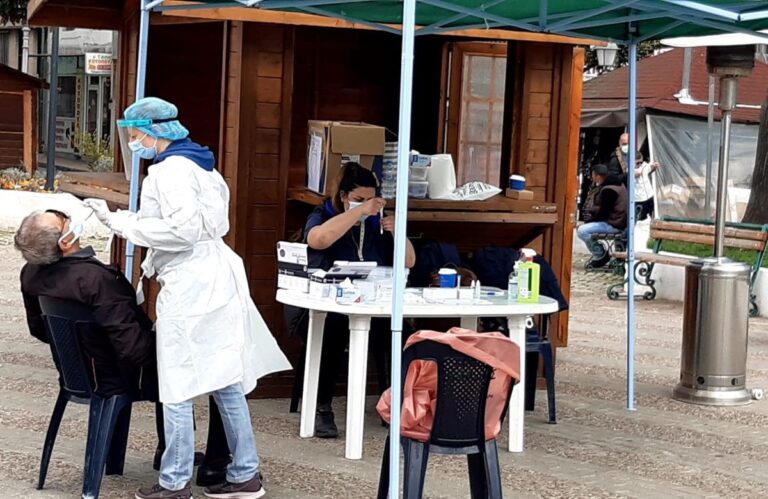 Διενέργεια-rapid-tests-στην-πλατεία-Ελευθερίας-της-Καβάλας-1-θετικό-κρούσμα