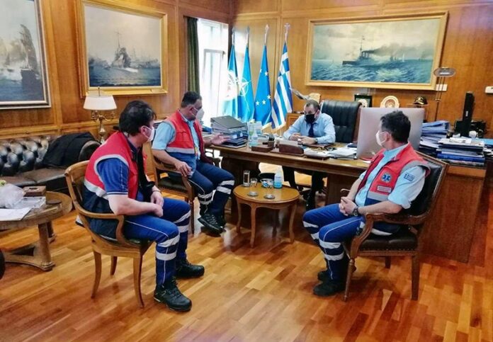 Με-τον-Νίκο-Παναγιωτόπουλο-συναντήθηκε-προσωπικό-του-ΕΚΑΒ-Καβάλας-και-συζήτησαν-τα-προβλήματα Με-τον-Νίκο-Παναγιωτόπουλο-συναντήθηκε-προσωπικό-του-ΕΚΑΒ-Καβάλας-και-συζήτησαν-τα-προβλήματα