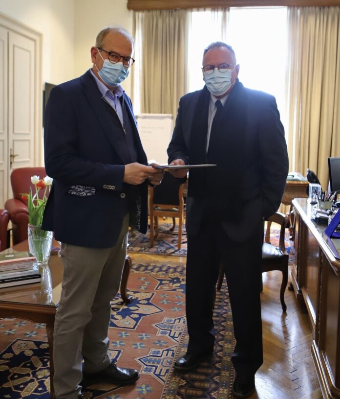 Απολογιστική-έκθεση-του-Συμπαραστάτη-του-Δημότη-με-πλούσιο-έργο,-παρά-τις-ελλείψεις-και-την-φτωχή-υποδομή Απολογιστική-έκθεση-του-Συμπαραστάτη-του-Δημότη-με-πλούσιο-έργο,-παρά-τις-ελλείψεις-και-την-φτωχή-υποδομή