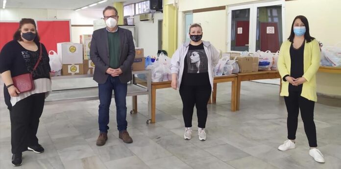 Τρόφιμα-παρέδωσε-ο-Πολιτιστικός-Σύλλογος-Ποταμουδίων-στην-Αντιπεριφέρεια-Καβάλας Τρόφιμα-παρέδωσε-ο-Πολιτιστικός-Σύλλογος-Ποταμουδίων-στην-Αντιπεριφέρεια-Καβάλας
