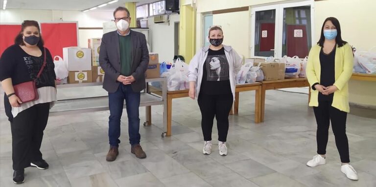 Τρόφιμα-παρέδωσε-ο-Πολιτιστικός-Σύλλογος-Ποταμουδίων-στην-Αντιπεριφέρεια-Καβάλας