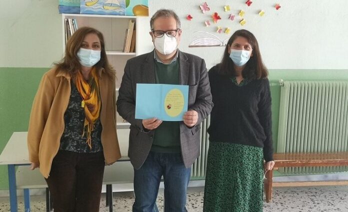 Η-Π-Ε.-Καβάλας:-Πασχαλινά-Δώρα-στο-1ο-Ειδικό-Δημοτικό-Σχολείο-και-2ο-Ειδικό-Νηπιαγωγείο-Καβάλας Η-Π-Ε.-Καβάλας:-Πασχαλινά-Δώρα-στο-1ο-Ειδικό-Δημοτικό-Σχολείο-και-2ο-Ειδικό-Νηπιαγωγείο-Καβάλας