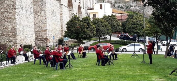 Απόδοση-έργων-πένθιμου-ύφους-μεγάλων-Ελλήνων-και-ξένων-συνθετών-απο-την-Φιλαρμονική-του-Δήμου-Καβάλας Απόδοση-έργων-πένθιμου-ύφους-μεγάλων-Ελλήνων-και-ξένων-συνθετών-απο-την-Φιλαρμονική-του-Δήμου-Καβάλας