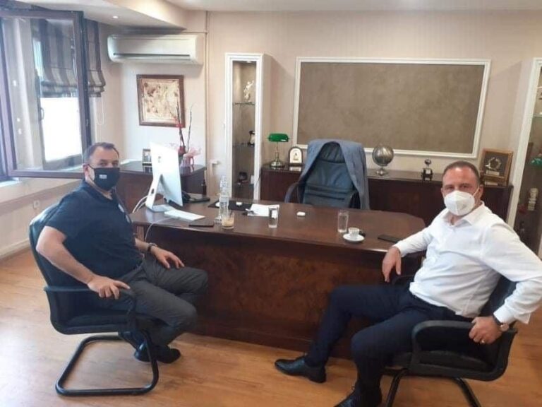 Ο-Νίκος-Παναγιωτόπουλος-επισκέφθηκε-τον-Δήμαρχο-Παγγαίου
