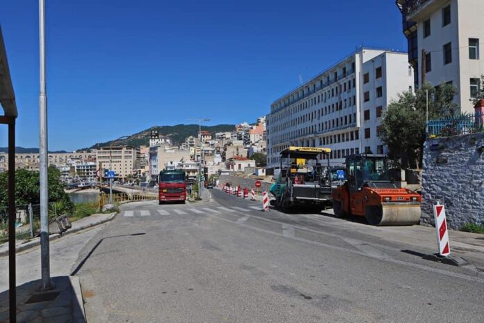 Εργασίες-ασφαλτόστρωσης-στο-ύψος-του-παλιού-νοσοκομείου Εργασίες-ασφαλτόστρωσης-στο-ύψος-του-παλιού-νοσοκομείου