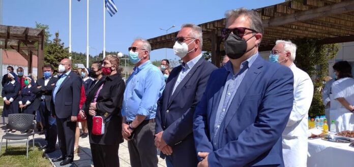 Τρισάγιο-στο-Νοσοκομείο-Καβαλας-στη-μνήμη-του-νοσηλευτικού-προσωπικού-που-έχασε-την-μάχη-με-τον-κορονοϊό-εν-ώρα-καθήκοντος