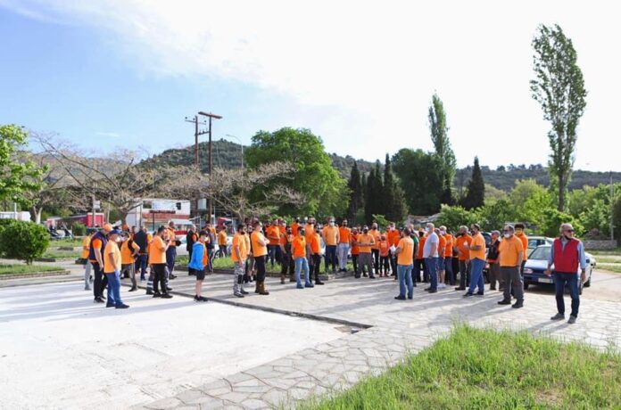 Τα-μέλη-του-Σωματείου-των-εργαζομένων-στην-kavala-oil-“Το-βαρέλι”-ανέλαβαν-να-καθαρίσουν-την-περιοχή-του-Περιγιαλίου-και-τα-άλση-των-Πεντακοσίων-και-της-Παναγούδας Τα-μέλη-του-Σωματείου-των-εργαζομένων-στην-kavala-oil-“Το-βαρέλι”-ανέλαβαν-να-καθαρίσουν-την-περιοχή-του-Περιγιαλίου-και-τα-άλση-των-Πεντακοσίων-και-της-Παναγούδας