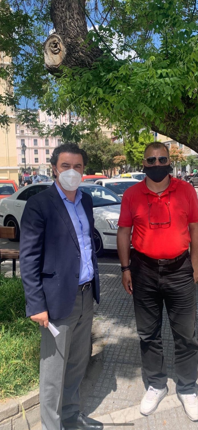 Μάκης-Παπαδόπουλος:-Η-διοίκηση-του-Δήμου-οφείλει-να-συζητήσει-με-όλους-για-την-πιάτσα-των-ταξί-στον-Δημοτικό-Κήπο Μάκης-Παπαδόπουλος:-Η-διοίκηση-του-Δήμου-οφείλει-να-συζητήσει-με-όλους-για-την-πιάτσα-των-ταξί-στον-Δημοτικό-Κήπο