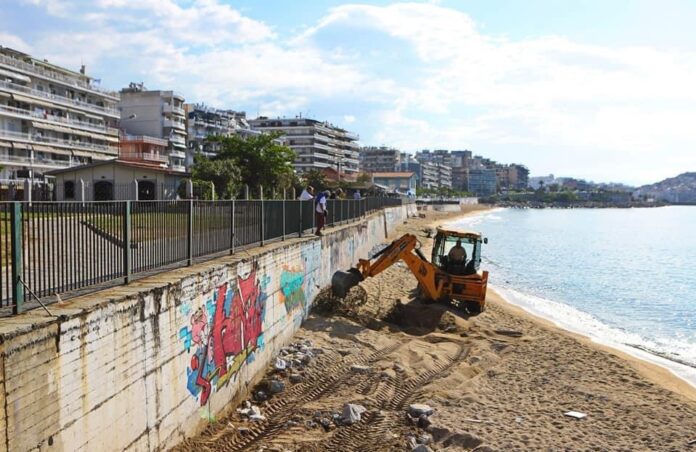 Απομάκρυνση-των-σιδερένιων-πλεγμάτων-από-την-παραλία-της-Ραψάνης Απομάκρυνση-των-σιδερένιων-πλεγμάτων-από-την-παραλία-της-Ραψάνης