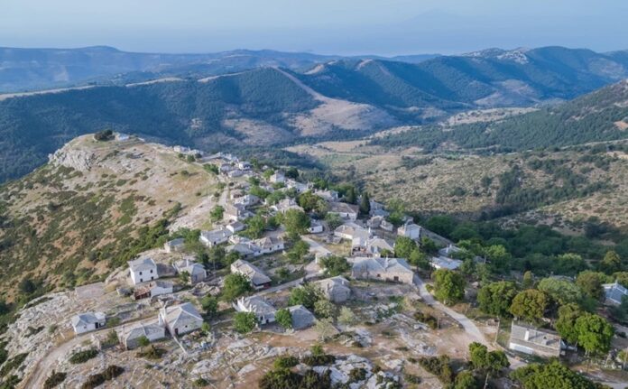 Το-ερημωμένο-χωριό-στη-Θάσο-που-επιβλέπει-το-νησί-από-ψηλά Το-ερημωμένο-χωριό-στη-Θάσο-που-επιβλέπει-το-νησί-από-ψηλά