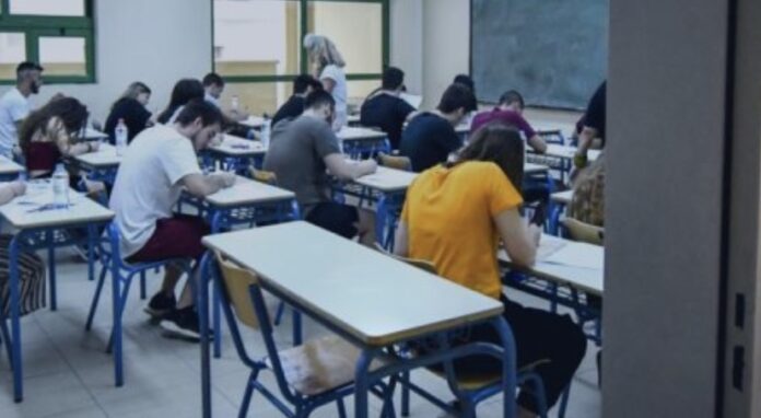 Κατάθεση-δυο-μηχανογραφικών,-ελάχιστη-Βάση-Εισαγωγής-και-νέος-αριθμός-εισακτέων:-Όλα-όσα-αλλάζουν-στις-Πανελλαδικές-εξετάσεις Κατάθεση-δυο-μηχανογραφικών,-ελάχιστη-Βάση-Εισαγωγής-και-νέος-αριθμός-εισακτέων:-Όλα-όσα-αλλάζουν-στις-Πανελλαδικές-εξετάσεις