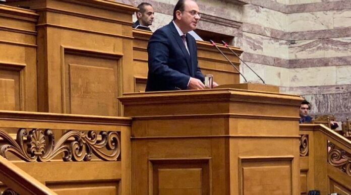 Μακάριος-Λαζαρίδης:-«Η-αντιπολίτευση-επιχειρεί-να-“πουλήσει”-ανεπιτυχώς-τον-εργασιακό-μεσαίωνα-που-…-δεν-έρχεται» Μακάριος-Λαζαρίδης:-«Η-αντιπολίτευση-επιχειρεί-να-“πουλήσει”-ανεπιτυχώς-τον-εργασιακό-μεσαίωνα-που-…-δεν-έρχεται»