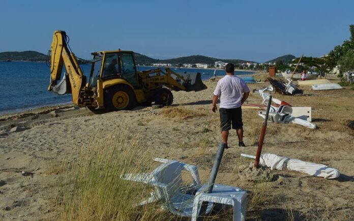 Ο-Δήμος-Παγγαίου-εκ-νέου-προχωρά-σε-απομάκρυνση-πακτωμένων-ομπρελών Ο-Δήμος-Παγγαίου-εκ-νέου-προχωρά-σε-απομάκρυνση-πακτωμένων-ομπρελών