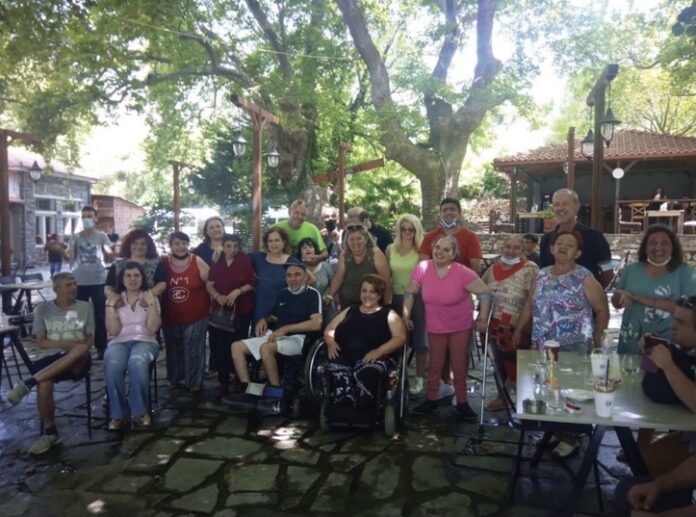 Βόλτα-στη-Μουσθένη-για-τους-φιλοξενούμενους-του-Παραρτήματος-«Χρονίων-Παθήσεων-Καβάλας» Βόλτα-στη-Μουσθένη-για-τους-φιλοξενούμενους-του-Παραρτήματος-«Χρονίων-Παθήσεων-Καβάλας»