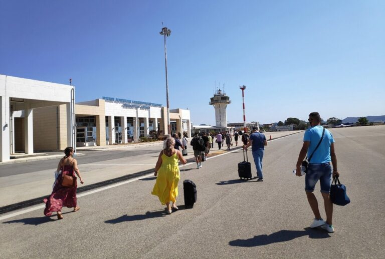 ΟΣΕ:-Σχεδιάζεται-σύνδεση-σιδηροδρομικής-γραμμής-με-το-αεροδρόμιο-στην-Αλεξανδρούπολη