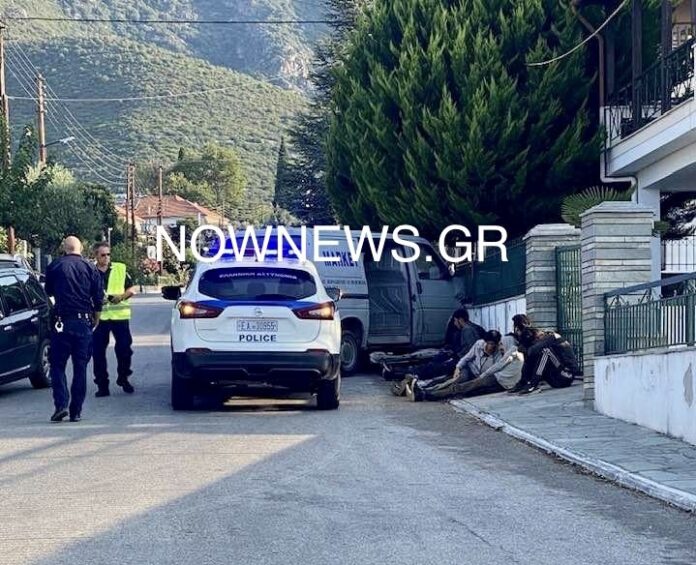 Μετά-απο-καταδίωξη-τραυματίστηκαν-11-παράνομοι-μετανάστες-στη-Μουσθένη-Φωτογραφία