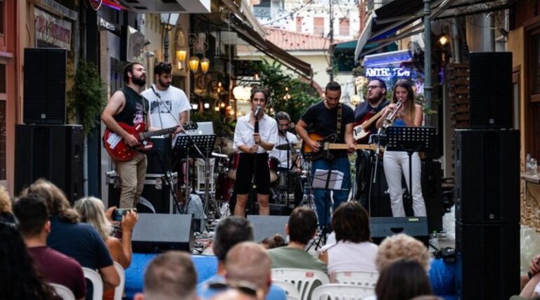 Ικανοποίηση-για-την-ανταπόκριση-που-έχει-το-cosmohome-στο-κοινό-της-Καβάλας