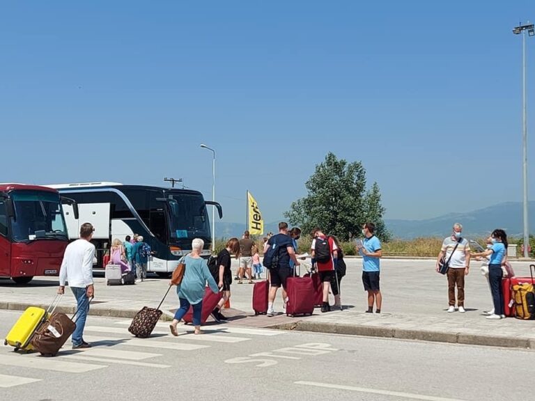 1η-άφιξη-της-tui-uk-στο-αεροδρόμιο-της-Χρυσούπολης-για-Θάσο