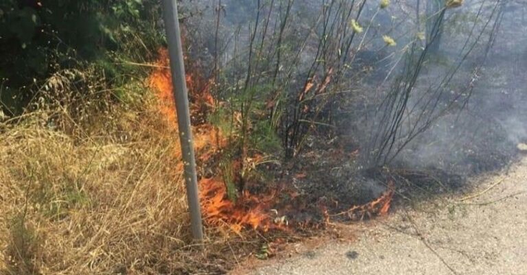 Πυρκαγιά-απο-πτώση-καλωδίου-στη-Παλιά-Καβάλα