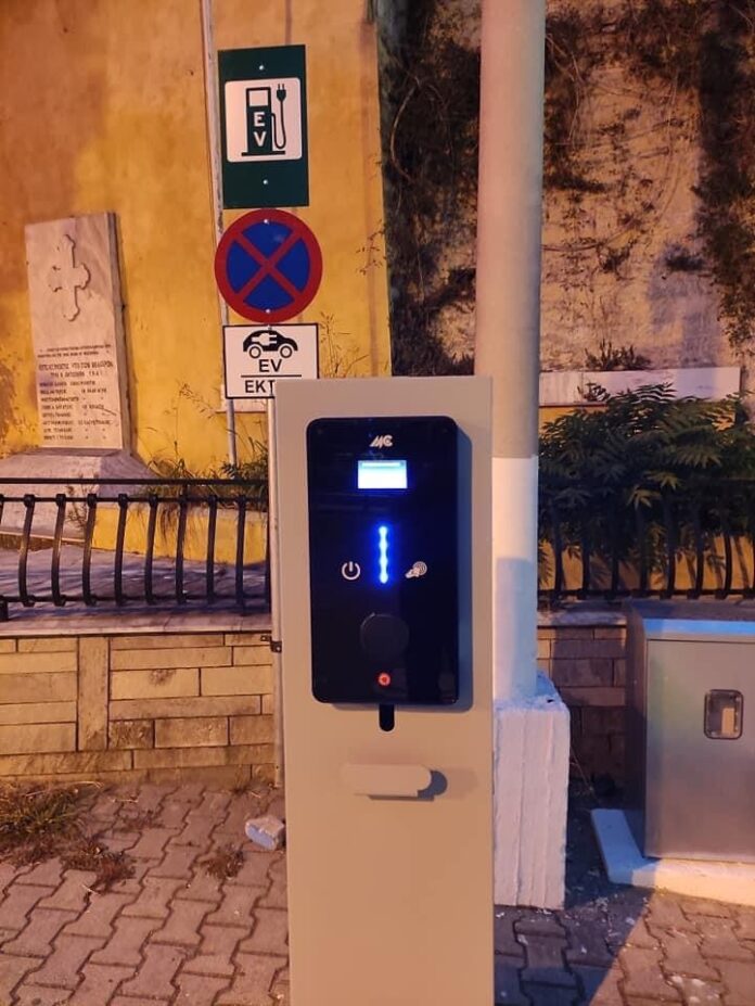 Η-πρώτοι-σταθμοί-φόρτισης-ηλεκτροκίνητων-αυτοκινήτων-τοποθετήθηκαν-σε-Ελευθερούπολη-και-Ν.Πέραμο