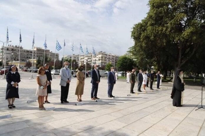 Επιμνημόσυνη-δέηση-και-κατάθεση-στεφάνων-στο-Ηρώο-της-πόλης,-στη-μνήμη-των-θυμάτων-της-Μικρασιατικής-Καταστροφής Επιμνημόσυνη-δέηση-και-κατάθεση-στεφάνων-στο-Ηρώο-της-πόλης,-στη-μνήμη-των-θυμάτων-της-Μικρασιατικής-Καταστροφής