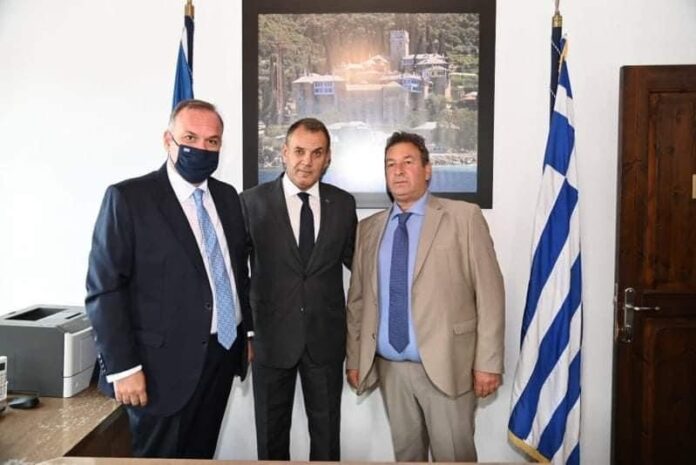 Επίσκεψη-του-Υπουργού-Εθνικής-Αμύνης-κ.Νικόλαου-Παναγιωτόπουλου-στα-γραφεία-του-Δημοτικού-Λιμενικού-Ταμείου-Θάσου