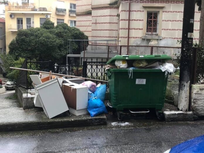 Νίκος-Ξανθόπουλος:-Φταίει-ο-καιρός,-οι-πολίτες,-τα-ίδια-τα-σκουπίδια,-ο-Χατζηπετρής… Νίκος-Ξανθόπουλος:-Φταίει-ο-καιρός,-οι-πολίτες,-τα-ίδια-τα-σκουπίδια,-ο-Χατζηπετρής…