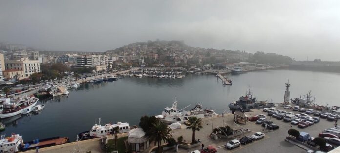 Πυκνή-ομίχλη-στην-Καβάλα:-Πώς-εξηγείται-το-φαινόμενο