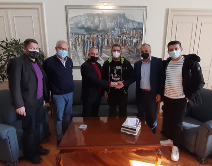 Παράδοση-του-χρηματικού-ποσού-που-συγκεντρώθηκε-στον-φιλανθρωπικό-Αγώνα-Αγάπης Παράδοση-του-χρηματικού-ποσού-που-συγκεντρώθηκε-στον-φιλανθρωπικό-Αγώνα-Αγάπης