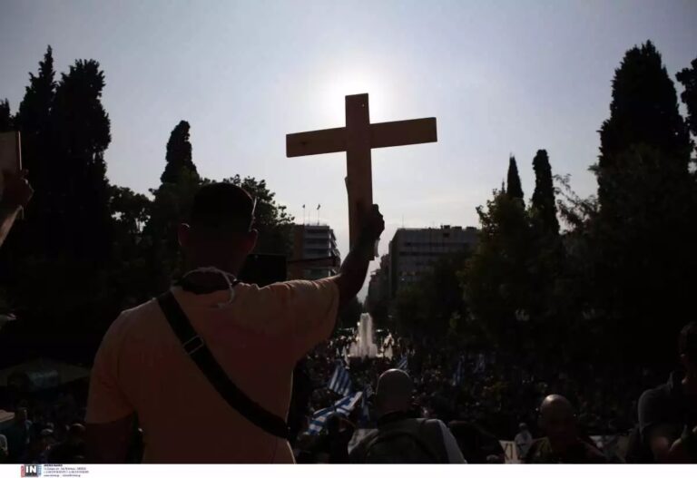 Κορονοϊός:-Εξετάζουν-ακαταδίωκτο-για-τους-γιατρούς-ώστε-να-προστατευθούν-από-την-«βροχή»-μηνύσεων-αντιεμβολιαστών
