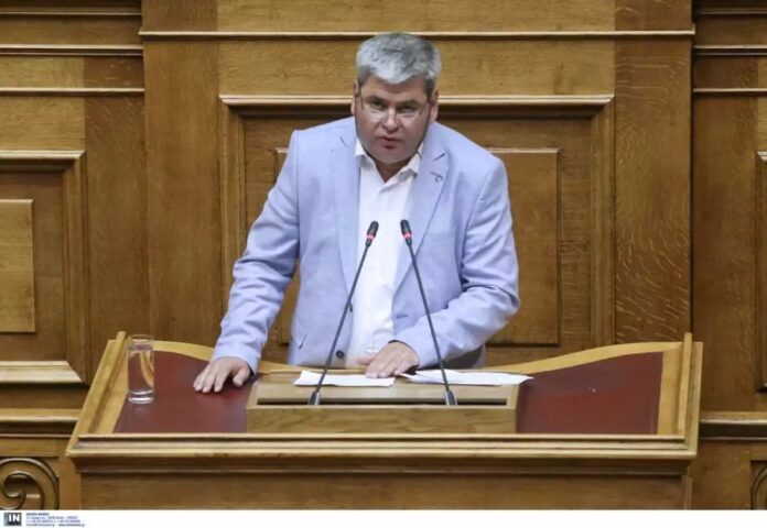 Χουσεΐν-Ζεϊμπέκ-(ΣΥΡΙΖΑ)-μέσα-στην-Βουλή:-«Η-Τουρκία-είναι-κοσμικό-κράτος,-σε-αντίθεση-με-την-Ελλάδα»