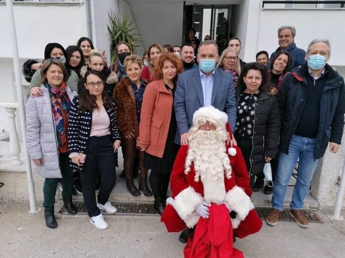 Ο-Άγιος-Βασίλης-επισκέφτηκε-το-Δήμο-Θάσου