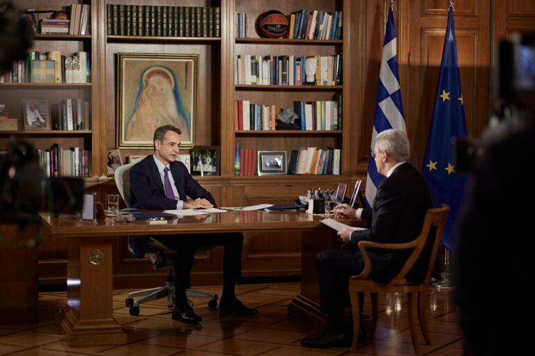 Μητσοτάκης:-Η-Ελλάδα-αλλάζει-πίστα-–-Τι-είπε-για-την-πανδημία,-τα-μέτρα-στήριξης-και-την-Τουρκία