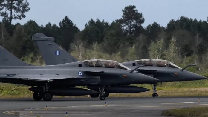 Τα-ελληνικά-rafale-πάνω-από-την-Ακρόπολη-και-μετά-στη-«φωλιά»-τους