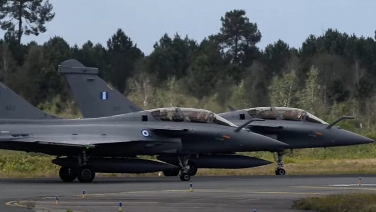 Τα-ελληνικά-rafale-πάνω-από-την-Ακρόπολη-και-μετά-στη-«φωλιά»-τους