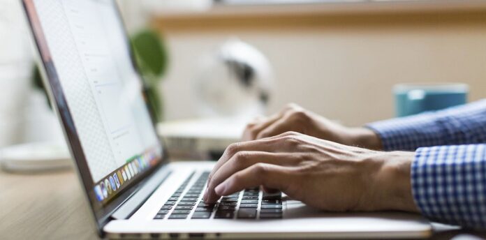 voucher-200-ευρώ-για-την-αγορά-laptop,-desktop,-tablet-–-Ποιοι-δικαιούνται-τις-επιταγές voucher-200-ευρώ-για-την-αγορά-laptop,-desktop,-tablet-–-Ποιοι-δικαιούνται-τις-επιταγές