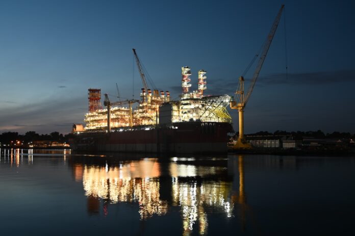 Εντυπωσιακό-το-energean-power-…by-night! Εντυπωσιακό-το-energean-power-…by-night!
