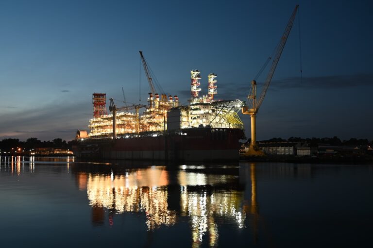 Εντυπωσιακό-το-energean-power-…by-night!
