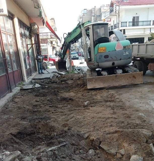 Έναρξη-εργασιών-για-την-ανάπλαση-πεζοδρομίων-και-νησίδας-στο-εμπορικό-κέντρο-Ορεστιάδας Έναρξη-εργασιών-για-την-ανάπλαση-πεζοδρομίων-και-νησίδας-στο-εμπορικό-κέντρο-Ορεστιάδας