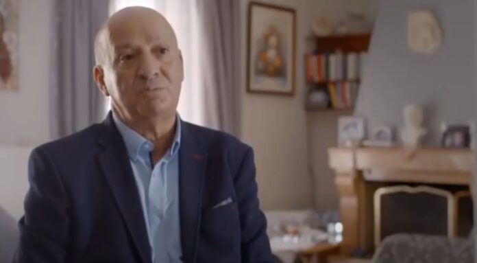 Ο-Θανάσης-Κατερινόπουλος-για-τη-δολοφονία-της-Καρολάιν-–-Ο-Μπάμπης,-η-γλώσσα-του-σώματος-και…-το-τηλεφώνημα-με-τη-μύτη Ο-Θανάσης-Κατερινόπουλος-για-τη-δολοφονία-της-Καρολάιν-–-Ο-Μπάμπης,-η-γλώσσα-του-σώματος-και…-το-τηλεφώνημα-με-τη-μύτη
