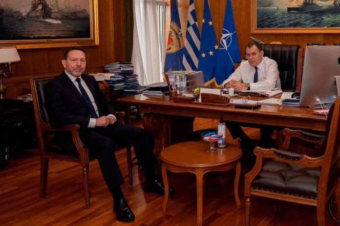 Συνάντηση-του-ΥΕΘΑ-Νικόλαου-Παναγιωτόπουλου-με-τον-Διοικητή-της-Τράπεζας-της-Ελλάδος-Ιωάννη-Στουρνάρα Συνάντηση-του-ΥΕΘΑ-Νικόλαου-Παναγιωτόπουλου-με-τον-Διοικητή-της-Τράπεζας-της-Ελλάδος-Ιωάννη-Στουρνάρα